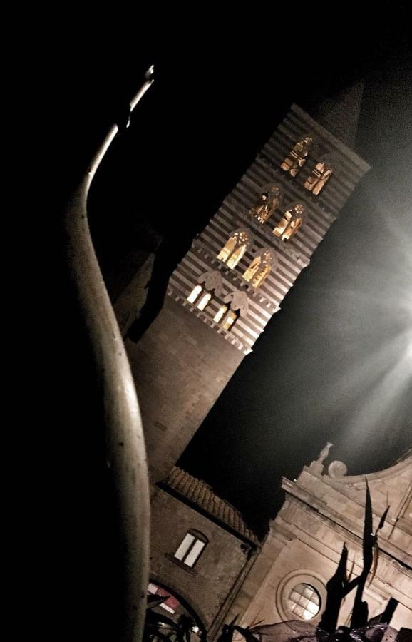 דירות ויטרבו Domus Del Teatro מראה חיצוני תמונה